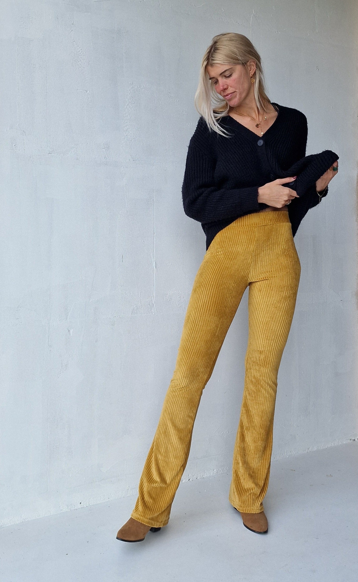 Extra lange flared legging | rib yellow | tall | Lengte 34 en 36
