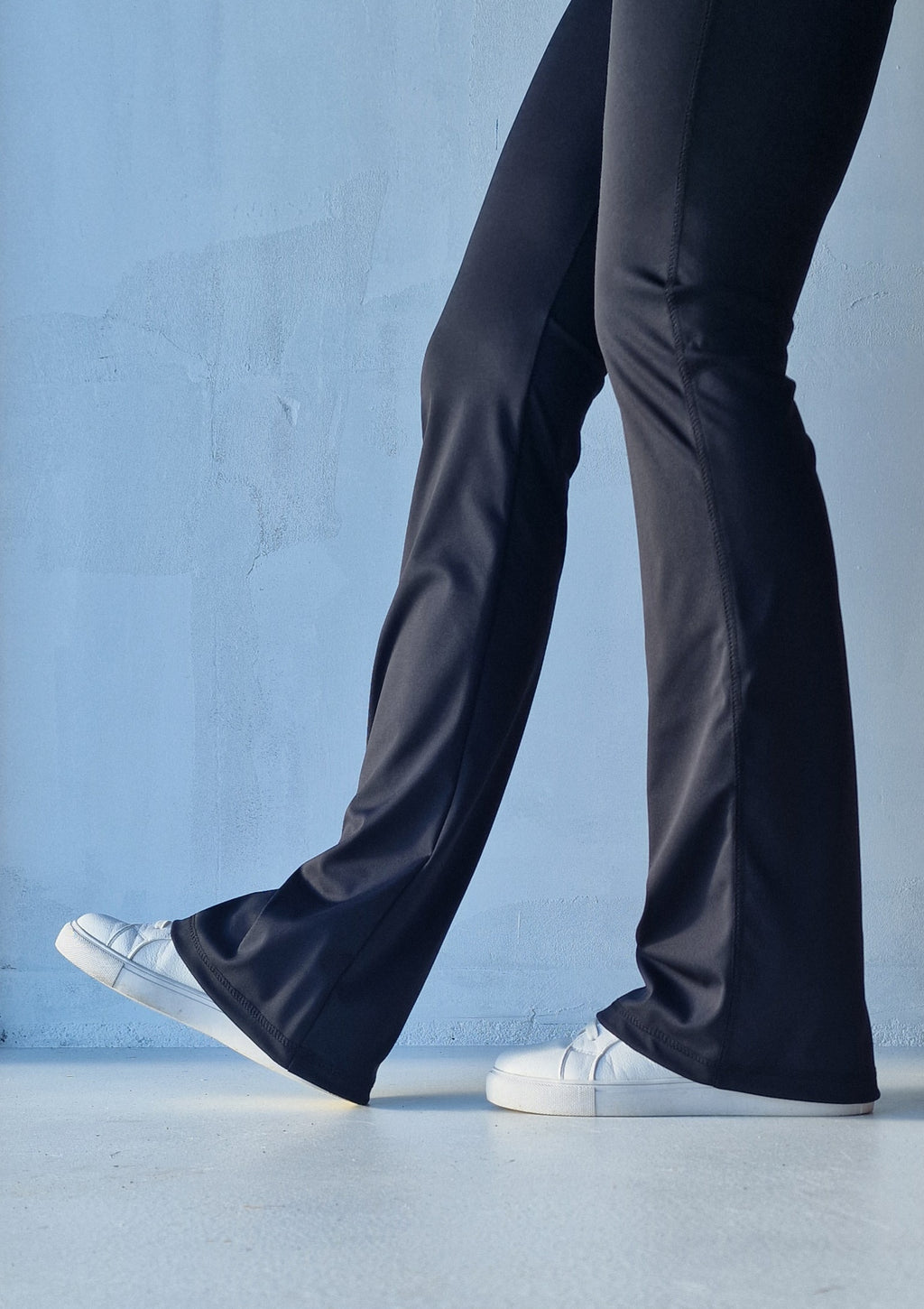 Extra lange sport flared | van sportstof | zwart | tall | lengte 34 & 36