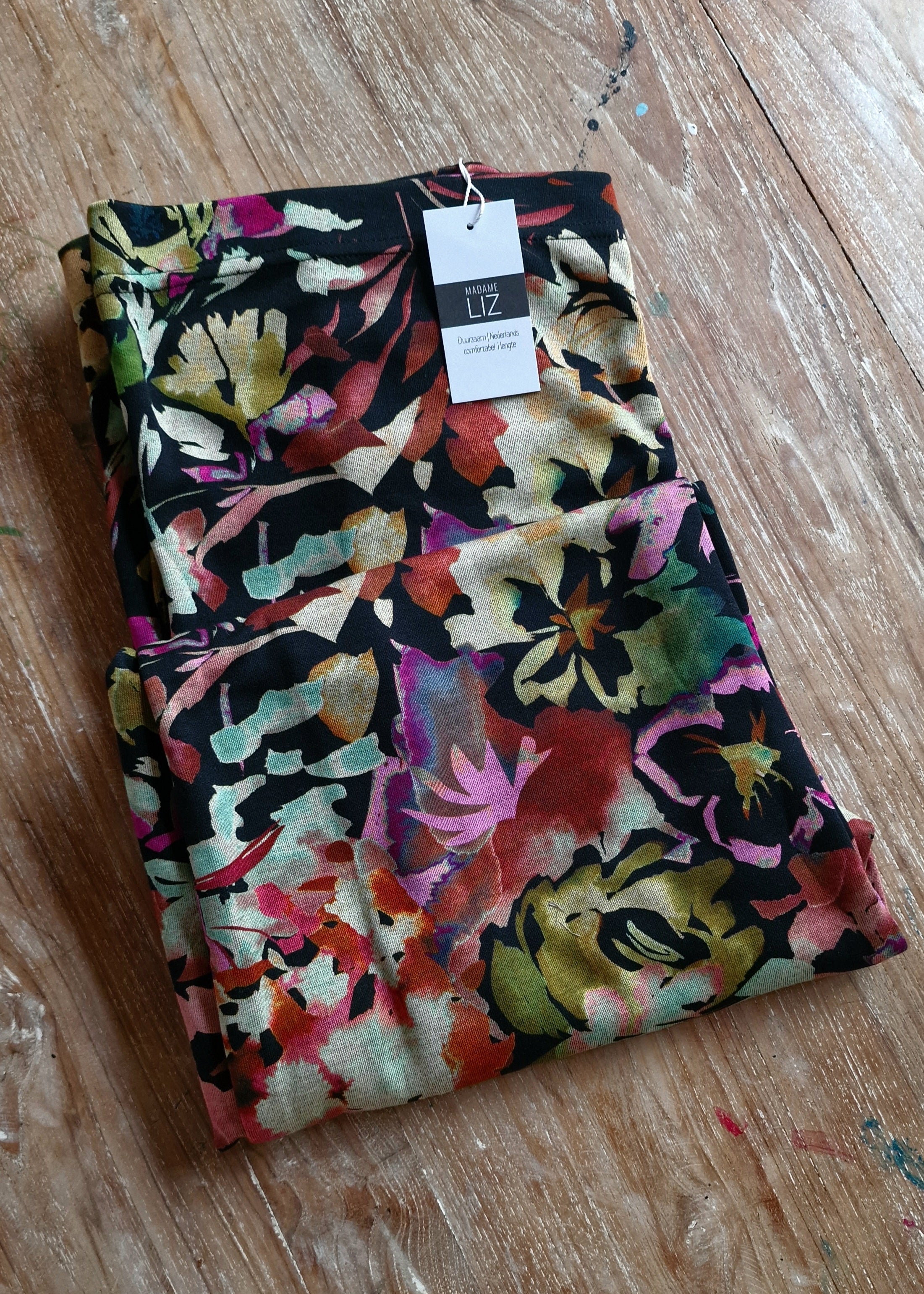 Extra lange wide leg | flowers/black | tall | lengtemaat 36