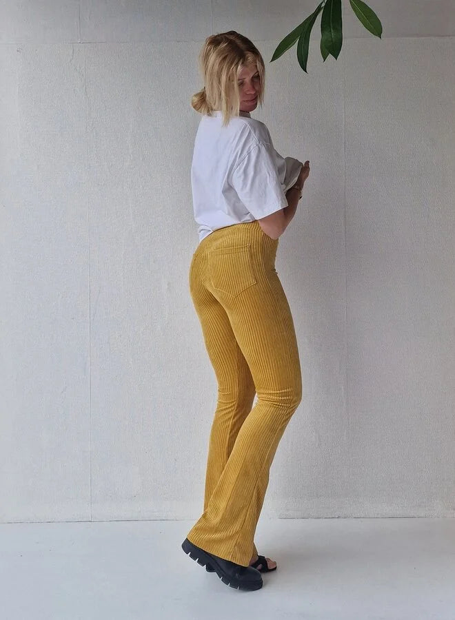 Extra lange flared legging | rib oker | tall | Lengtemaat 34 en 36