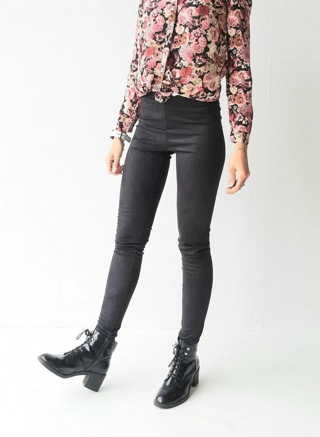 Extra lange legging suedelook zwart |tall | lengtemaat 32, 34 en 36