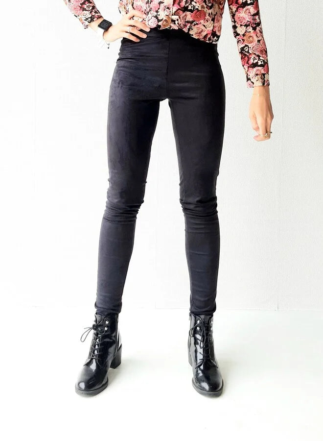 Extra lange legging suedelook zwart |tall | lengtemaat 32, 34 en 36