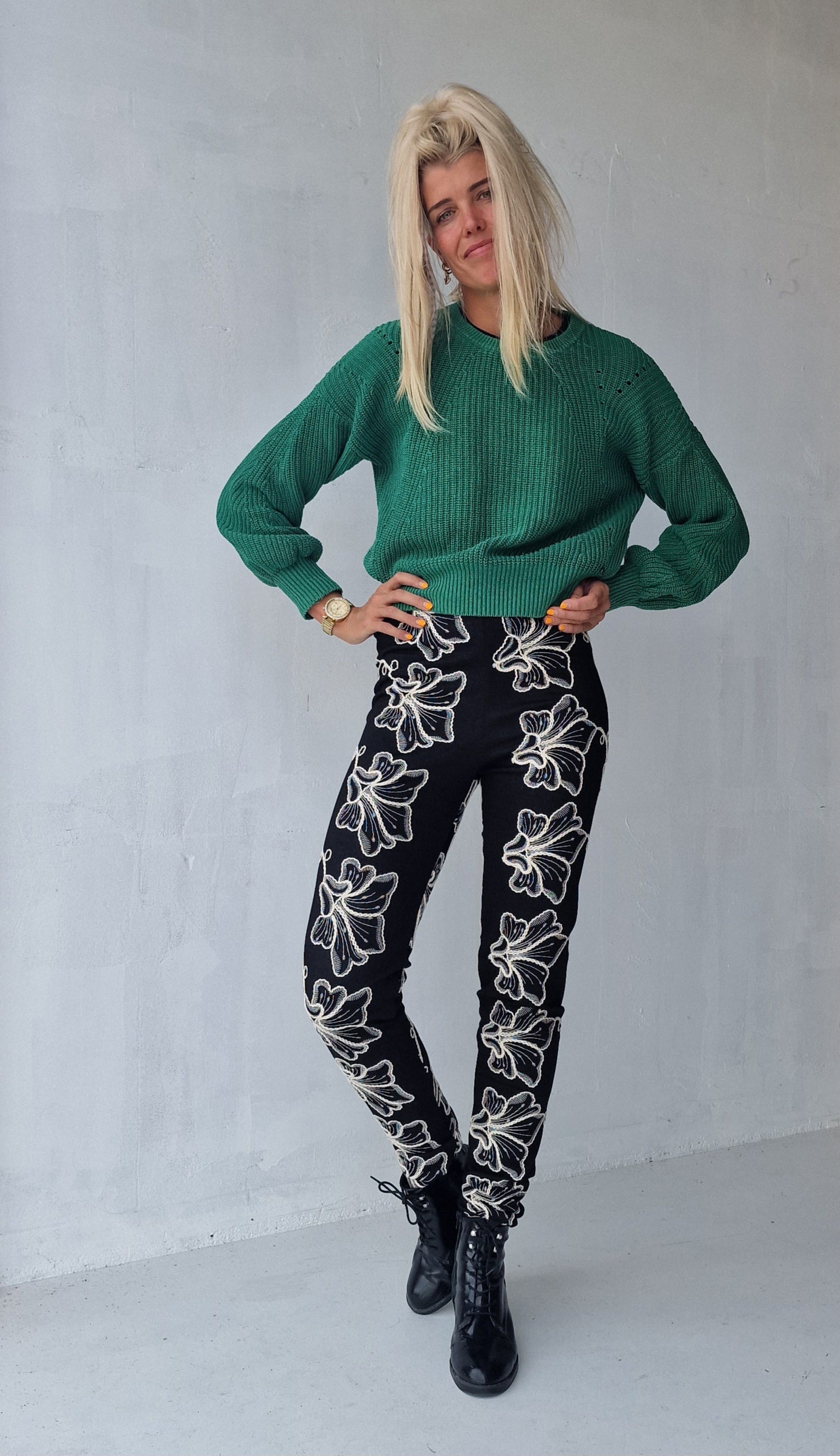 Legging black stitched flowers | tall | lengte 34 en 36