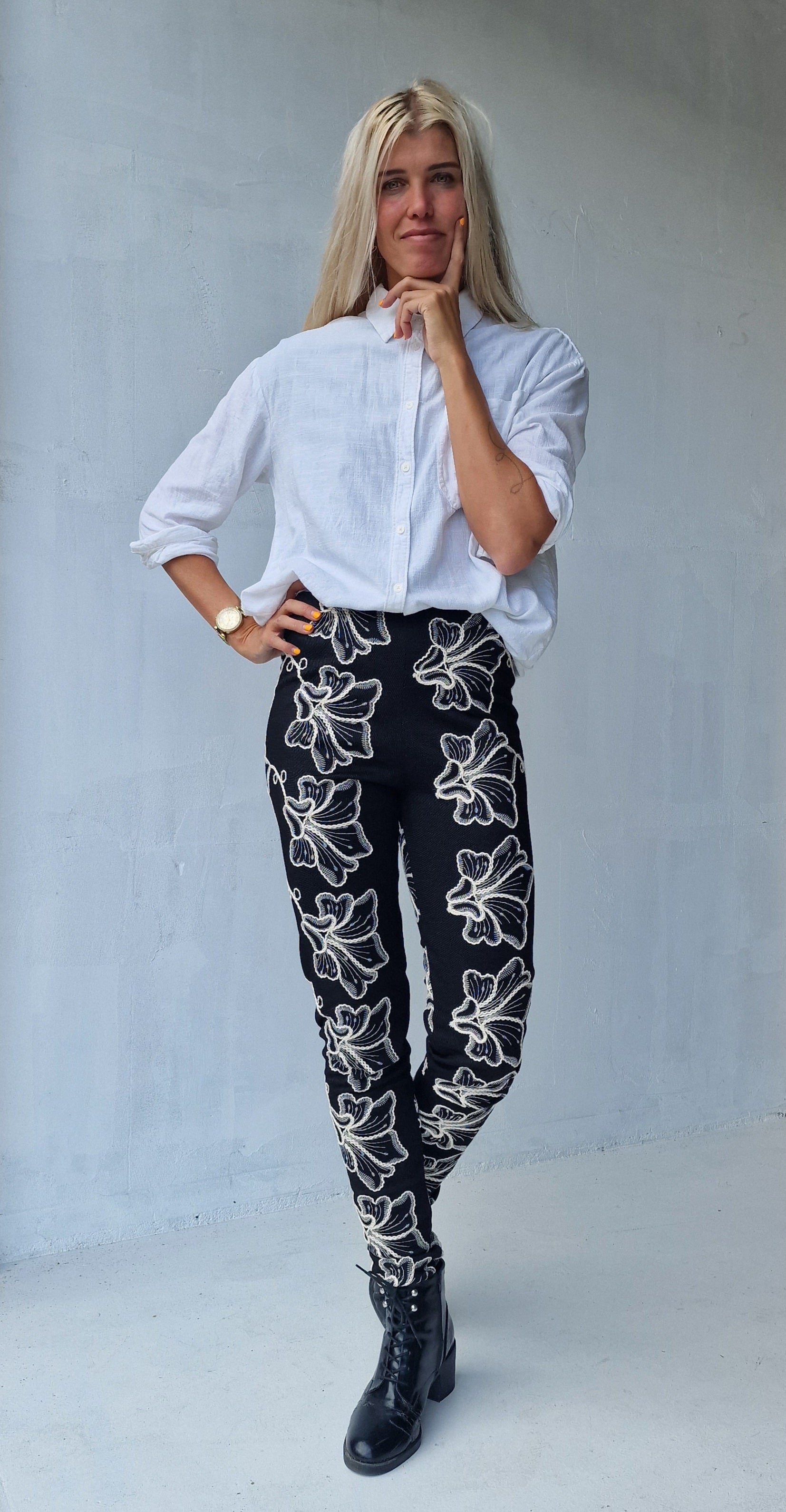 Legging black stitched flowers | tall | lengte 34 en 36