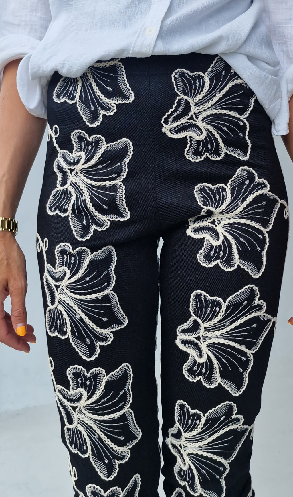 Legging black stitched flowers | tall | lengte 34 en 36